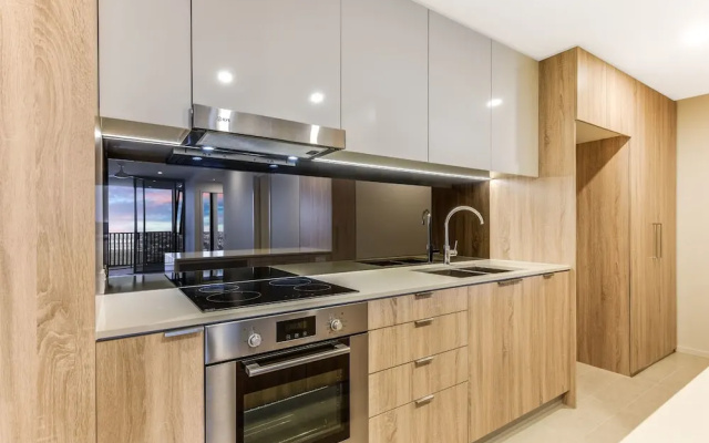 Luxury River View Apartment