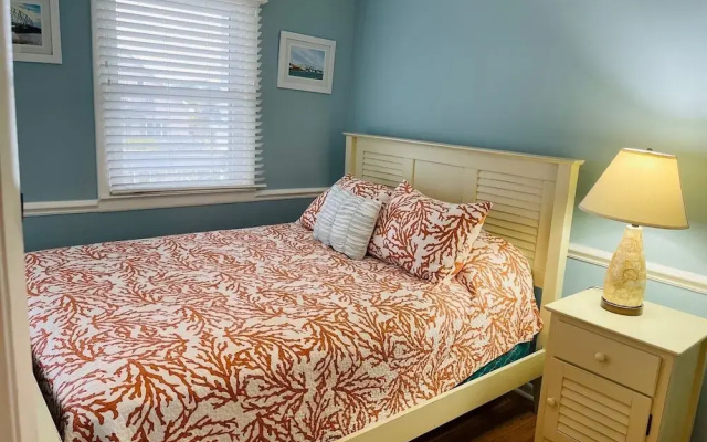 Beach Bells 4 Bedroom Home by RedAwning