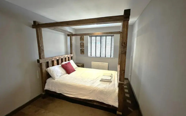 Leamington Spa-3 Bed-garden-pets-free Parking