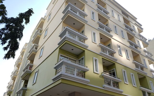 Отель 14 Place Sukhumvit Suites вид на фасад