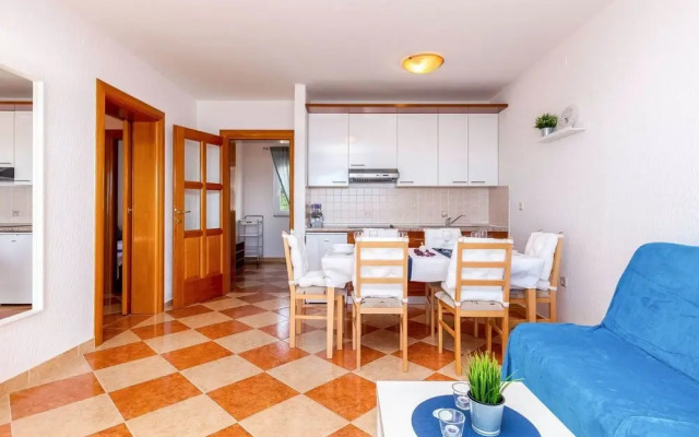 Gorgeous Apartment With Hot Tub and Terrace With Sea View