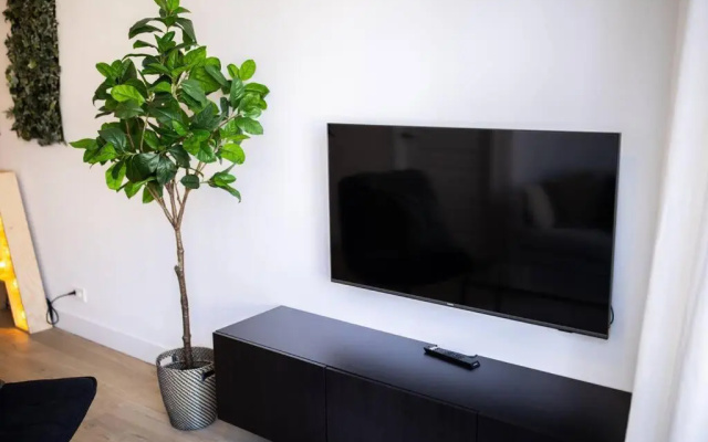 Amazing 1 Bedroom Serviced Apartment 53m2 -NB304A-