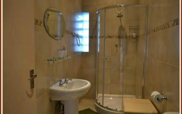 Jock-Inn Guest House