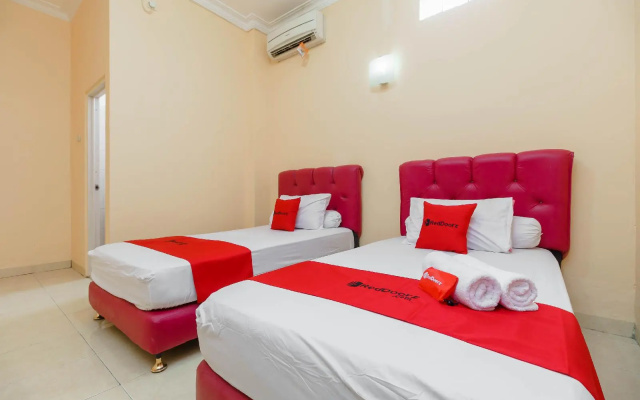 RedDoorz Syariah near Palembang Square Mall 3