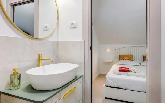 7 Olives Apartments