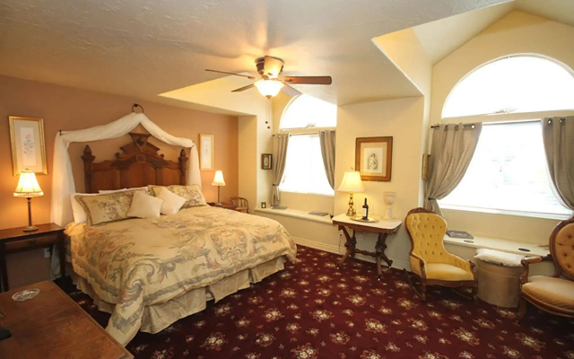 The Eden House Vineyard & Inn