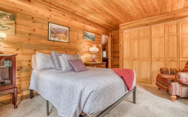 Sweet Log Cabin