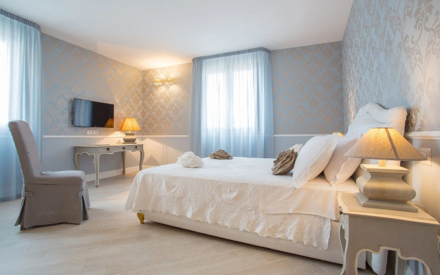 Marina Holiday Hotel & Spa