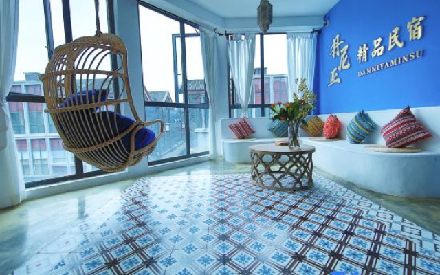 Daniya Boutique B&B (Leshan High Speed Railway Station) ​