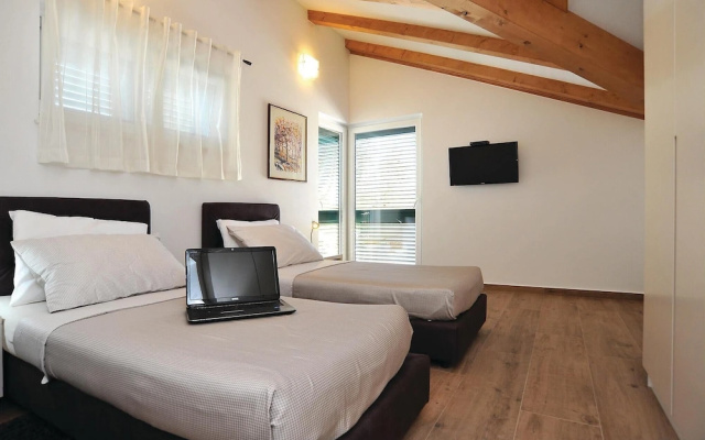 Beautiful Home in Sibenik With Wifi and 3 Bedrooms