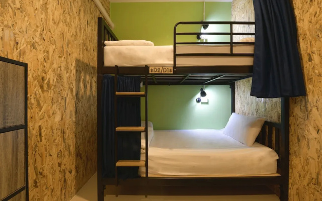 OYO 526 Baan Wararin Hostel