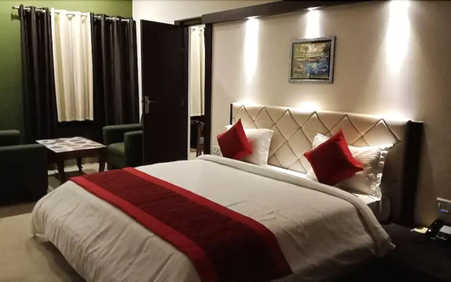 Hotel Shubhra Grand