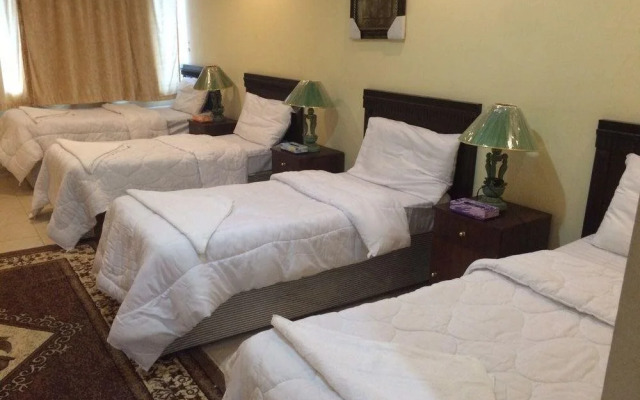 Luluat Muaz Hotel
