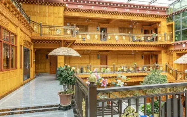 Yunxian Chinese Inn Homestay
