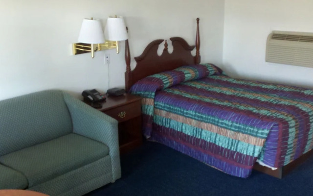 Four Oaks Lodging & RV Resort
