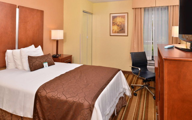 Best Western Plus Richmond Airport Hotel