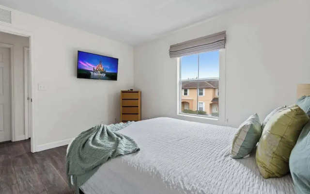 Pet Friendly 4 BR With Hot Tub