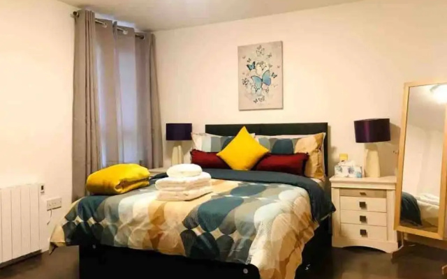 Aarons Stunning 2-bed in Aberdeen City Centre