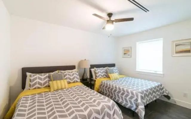 East Downtown Modern Luxury Retreat