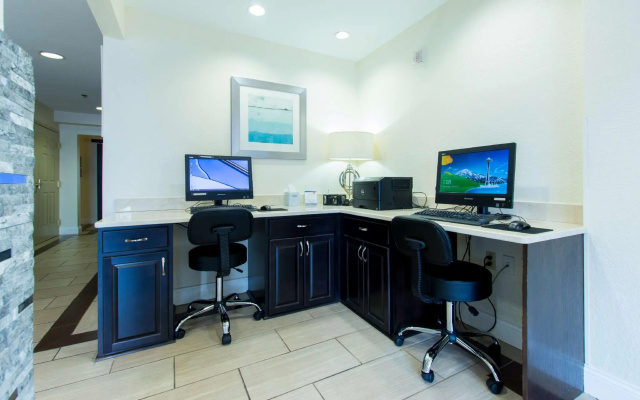 Hawthorn Suites by Wyndham Sterling Dulles