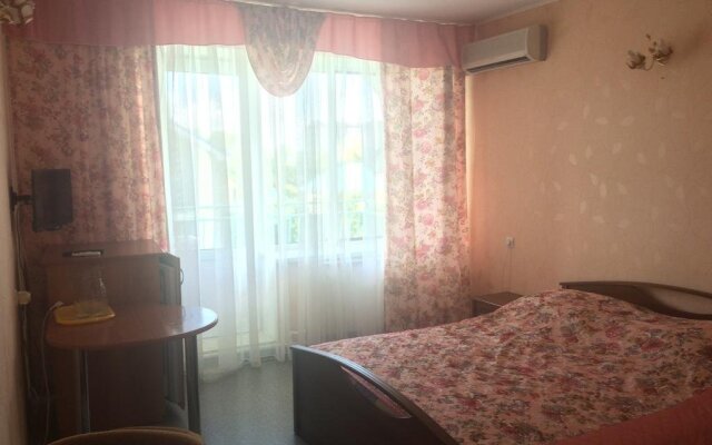 Гостиница Guest House Zemlianichnaia Poliana в Анапе отзывы, цены и фото номеров - забронировать гостиницу Guest House Zemlianichnaia Poliana онлайн Анапа комната для гостей