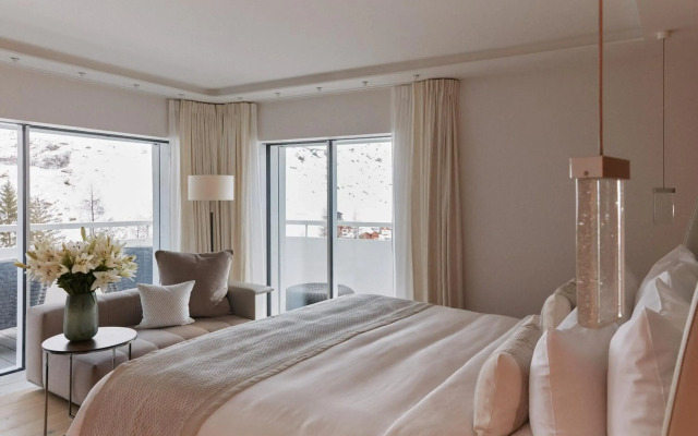 7132 Hotel