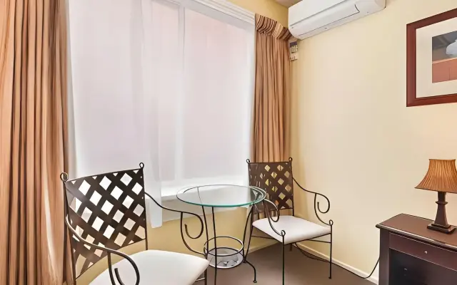 Knightsbridge Apartments