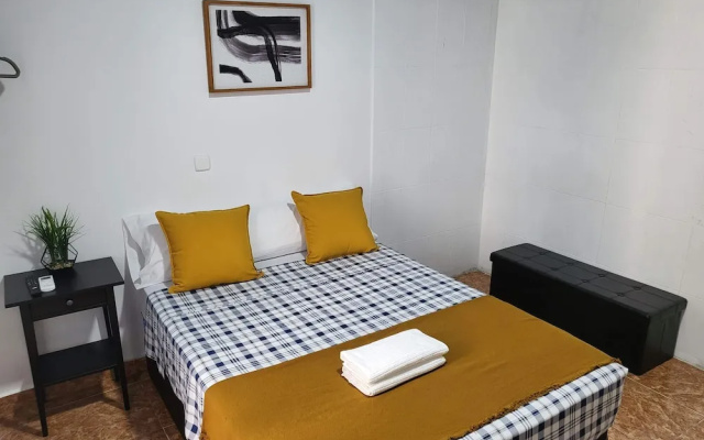 M-A Catrachos Rooms