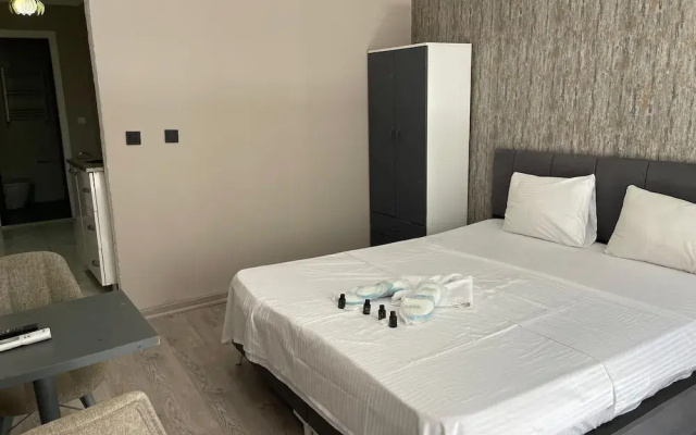 Taksim Yamac Suit