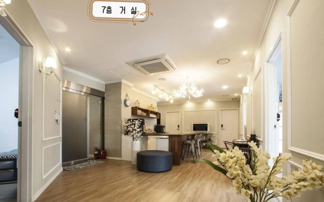 First Guest House - Hostel