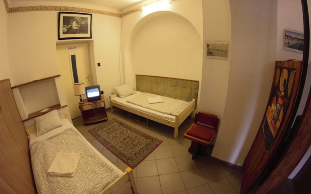 Müllers Hostel