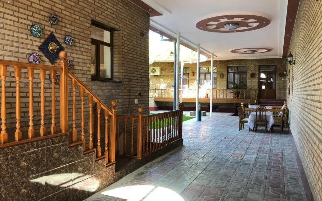 Saroy Guest house