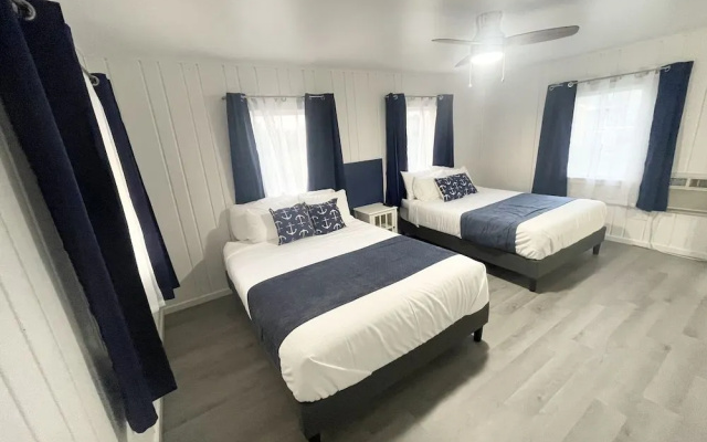 Anchor Bay Inn and Suites