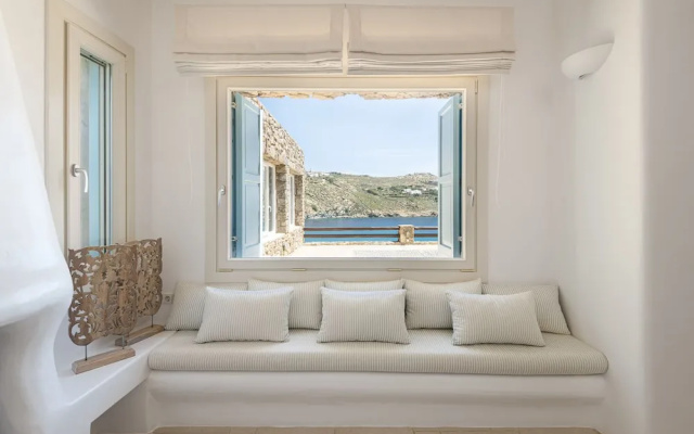 Etesians Suites & Villas