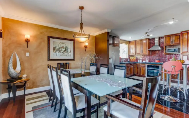 House-Canyon Dr