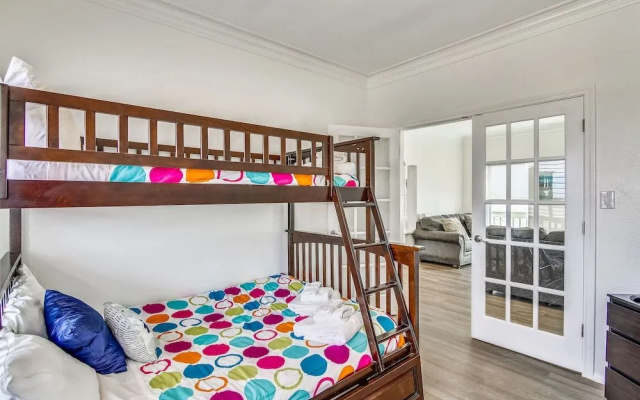 Kahala Beachfront by Ryson Vacation Rentals