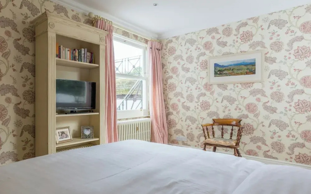 Elm Park Gardens XI by Onefinestay