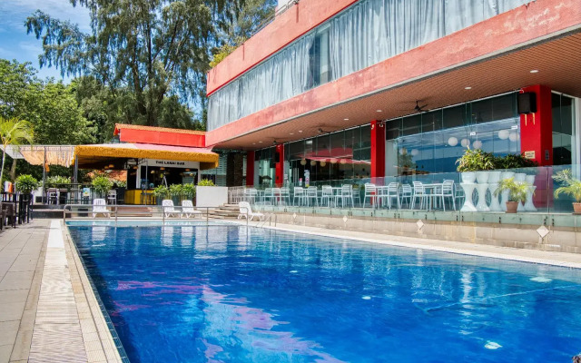 Hotel Sentral Seaview @ Beachfront