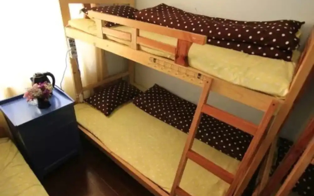 Yitravel Hostel