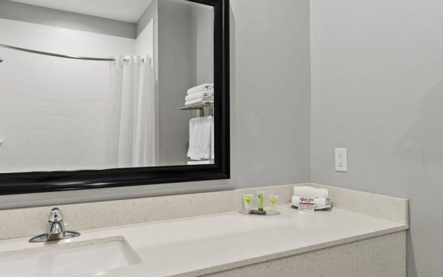 Paris Inn & Suites