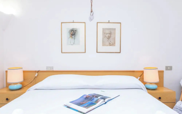 La Lampara House
