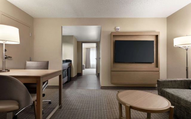 Embassy Suites by Hilton Cleveland Rockside