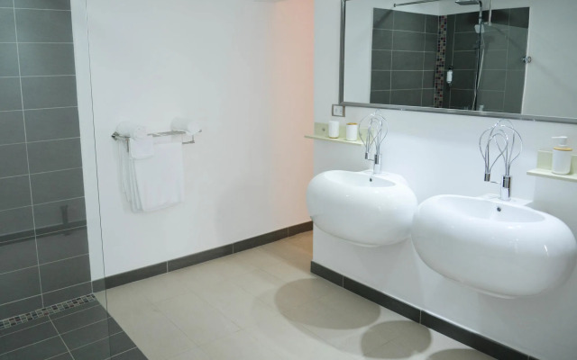 Toparadis Guest House