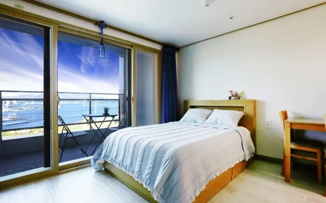 Tongyeong Cobalt Blue Pension