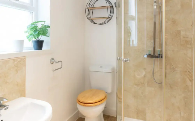 Host Stay Burton Road