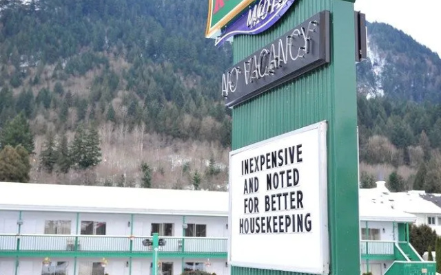 Royal Lodge Motel