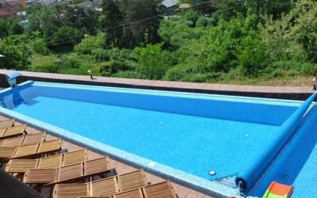 Sunny Mountain Hotel