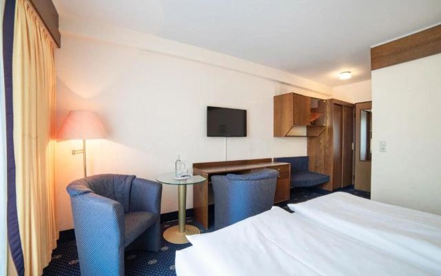 City Club Hotel