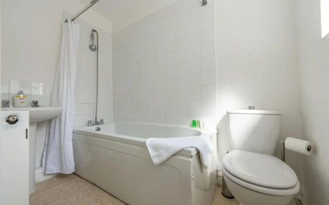 Contractors & Leisure & Airport Location & Riverfront