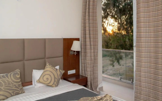 Manuni Inn - Riverside Hotel